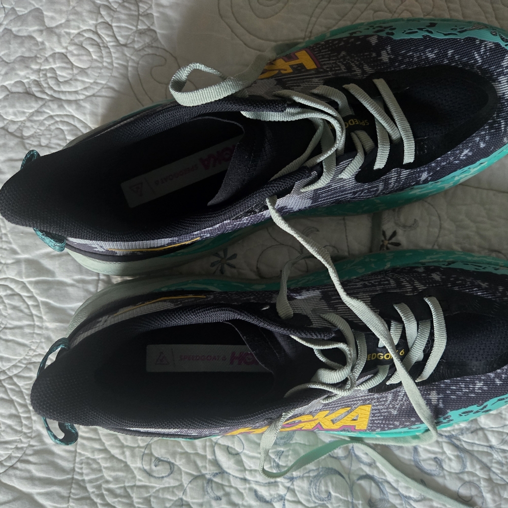 Hoka speedgoat 6 Women's 10 Like New - Picture 3 of 5